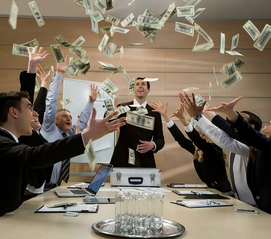 Человек на сцене. Известность и признание. Известность. Анджелина джоли на красной дорожке в каннах. Признание успеха.