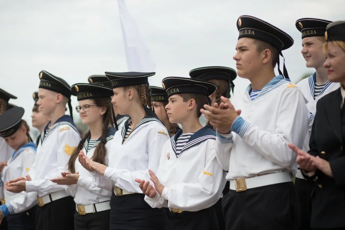 Моряк без образования. Юный моряк. Девушка матрос. Моряк без образования. Моряк без образования.