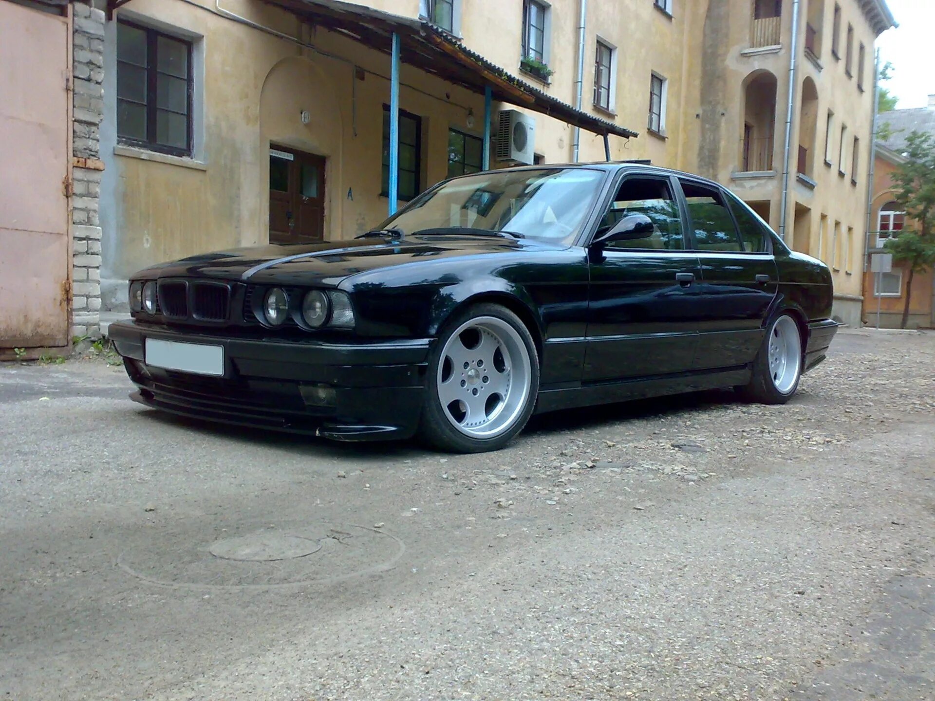 Авито купить е34. БМВ е34. BMW e34 535. BMW e34 e36. BMW 525 e34.