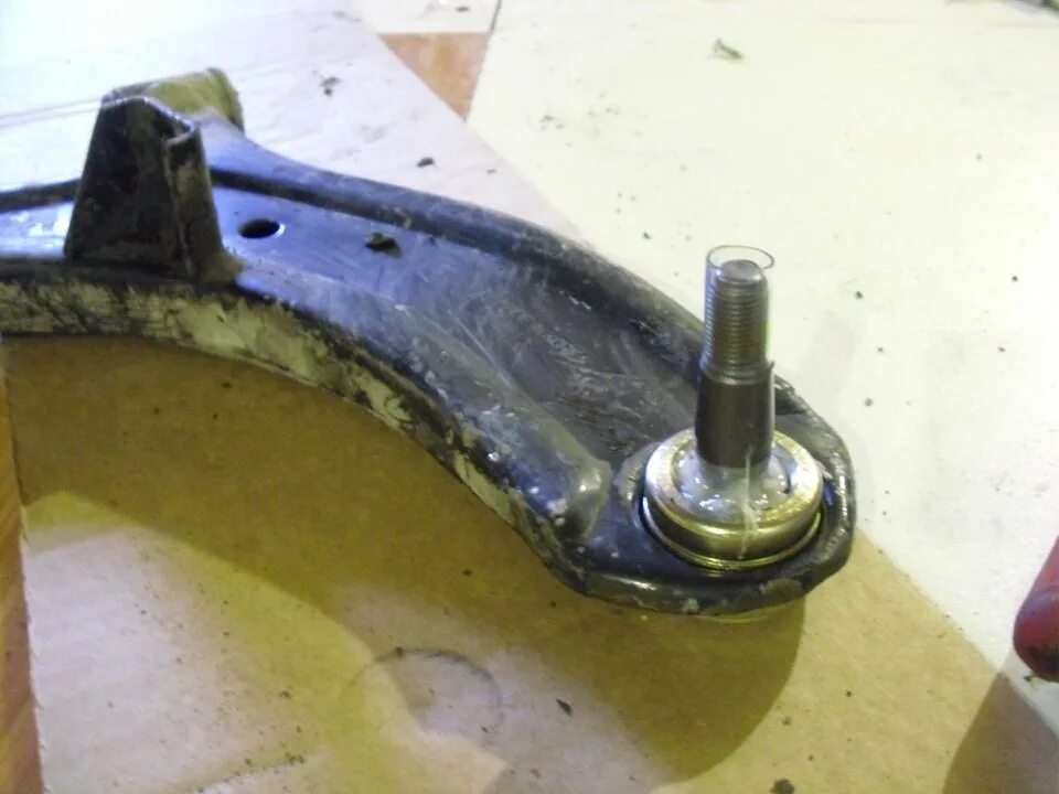 Шаровая опора хендай акцент. Как поменять шаровую на хендай. Как поменять шаровую на хендай. Шаровая на хендай грету. Хендай акцент 2 шаровая опора.