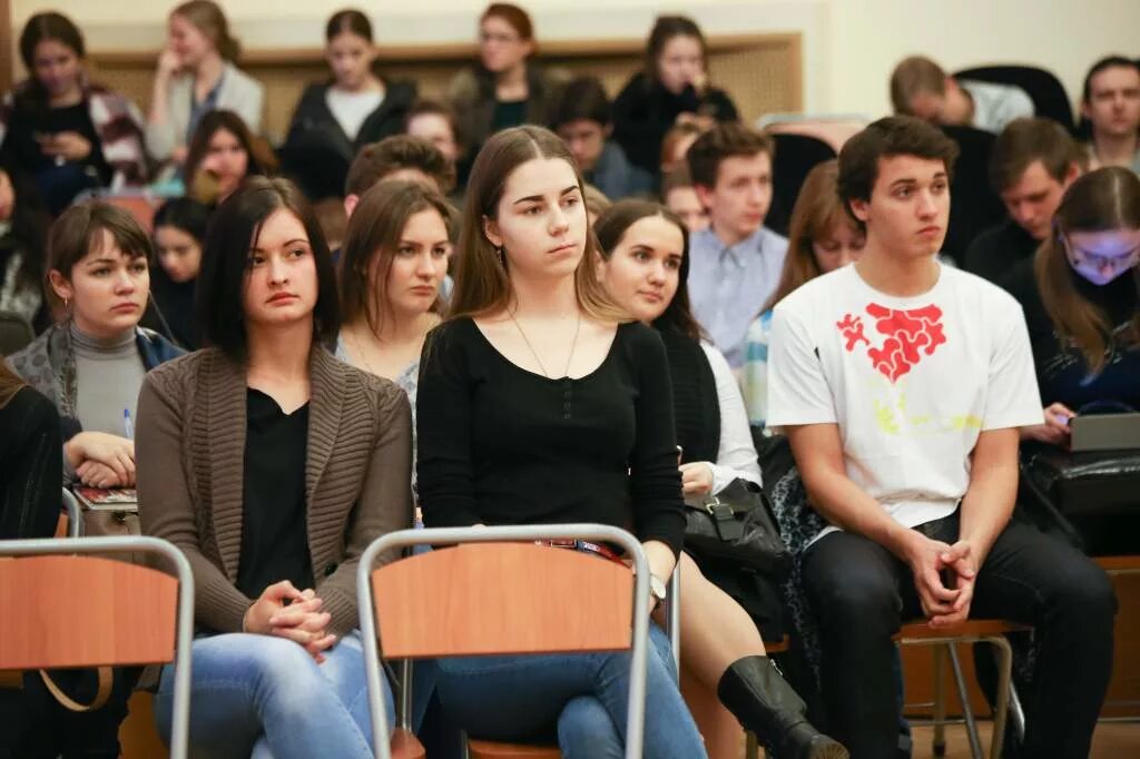 Гуманитарный колледж РГГУ. РГГУ колледж Москва. Гуманитарныеколледж ГГРУ. Историко-филологический Факультет РГГУ.