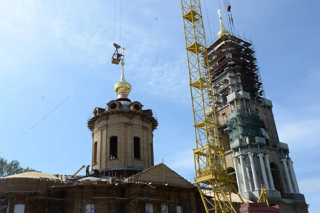 Кремль реставрация. Колокольня Богоявленского собора Кострома. Кострома Кремль восстановление Богоявленского собора.