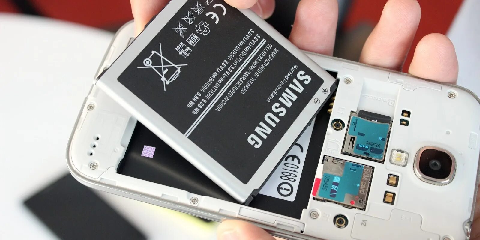 Можно ли заменить несъемный аккумулятор. Смартфоны  со съемным samsung акб. смартфон самсунг со съемным аккумулятором 2025. съемный аккумулятор. смартфон со съемной батареей.