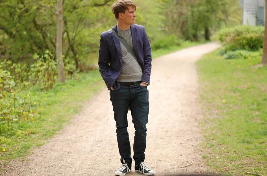 Молодой человек в стильной одежде. Красивые подтянутые мальчики. Ману риос в полный рост. Высокие парни 18. Высокие парни 18.