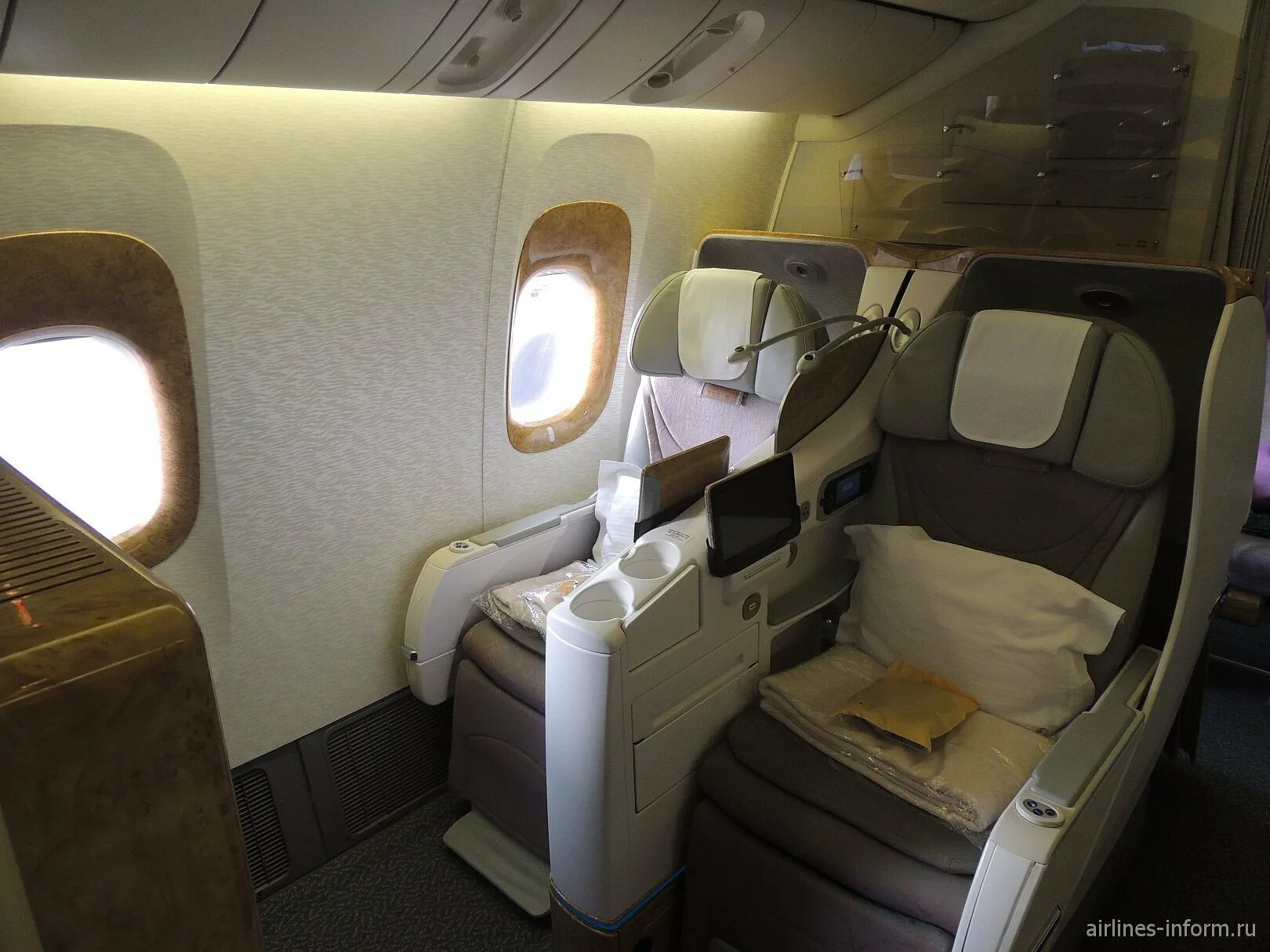 Самый лучший бизнес класс. Mercedes benz business jet. Airbus a380 business jet внутри. Салон самолета бизнес класса. Новый бизнес класс аэрофлот боинг 777.