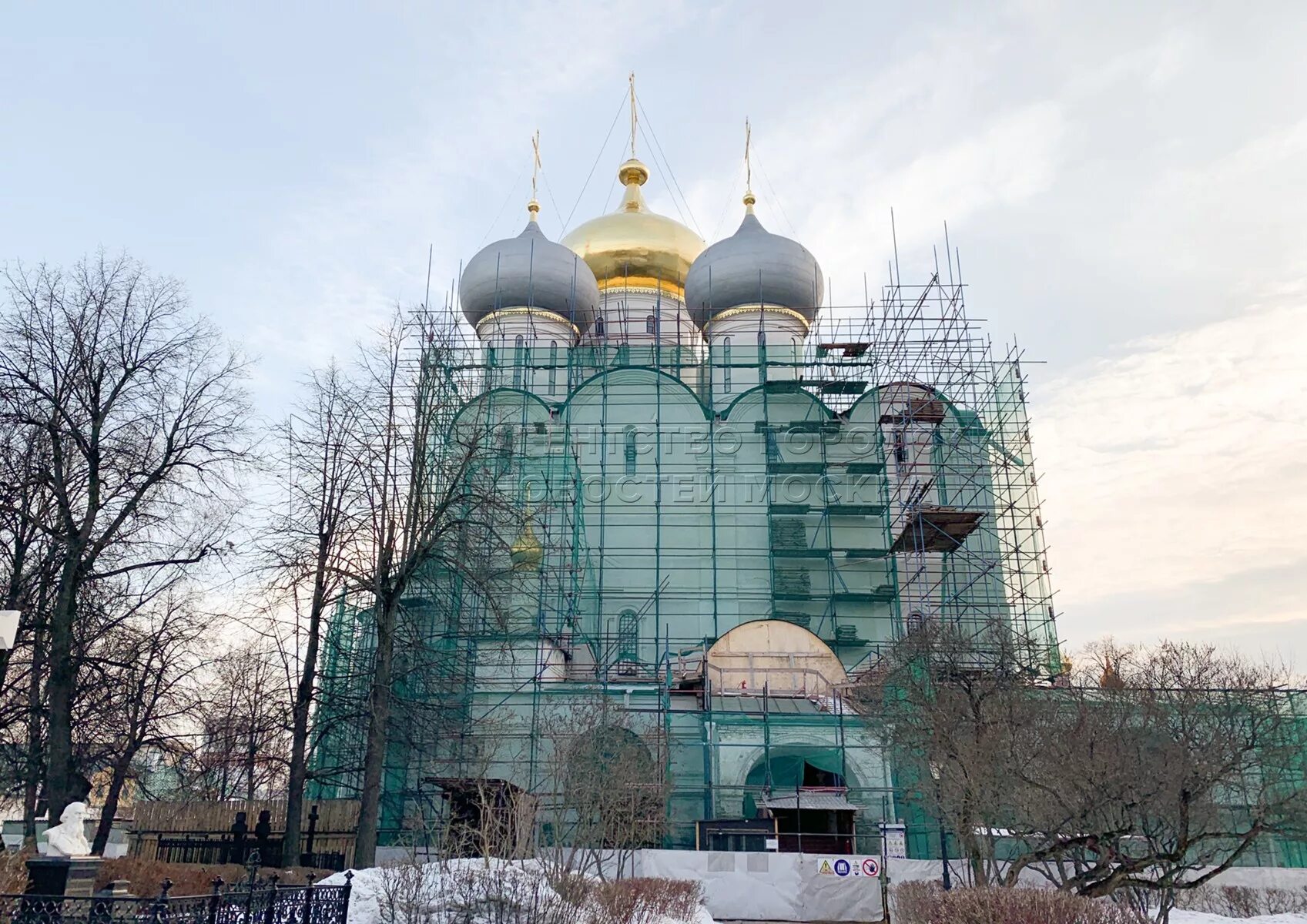 Реставрация новодевичьего монастыря. Новодевичий монастырь после реставрации. колокольня новодевичьего монастыря в москве. реставрация новодевичьего монастыря в москве последние.