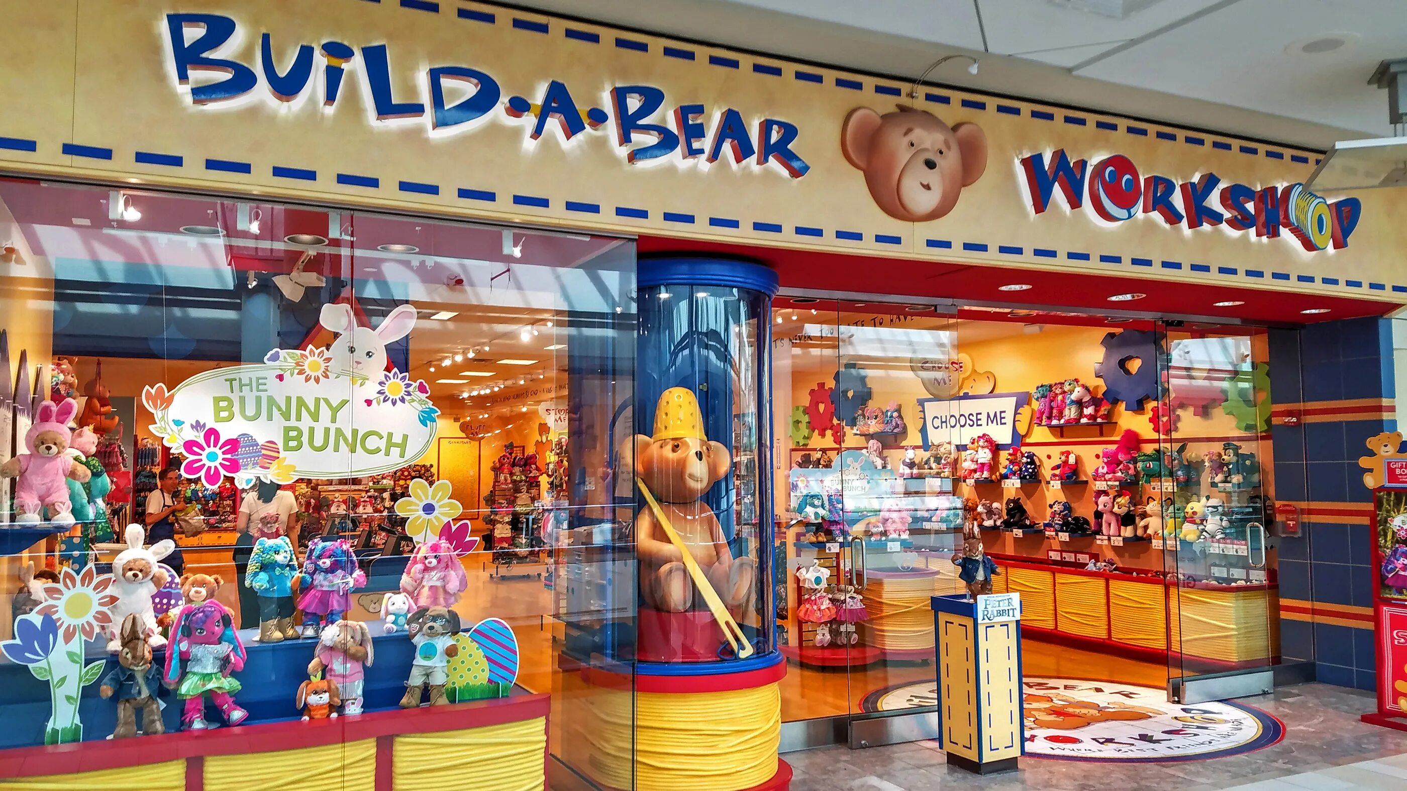 Workshop магазин игрушек в москве. Build a bear workshop. Build a bear workshop в дубае молл этаж. Building bear. Building bear.