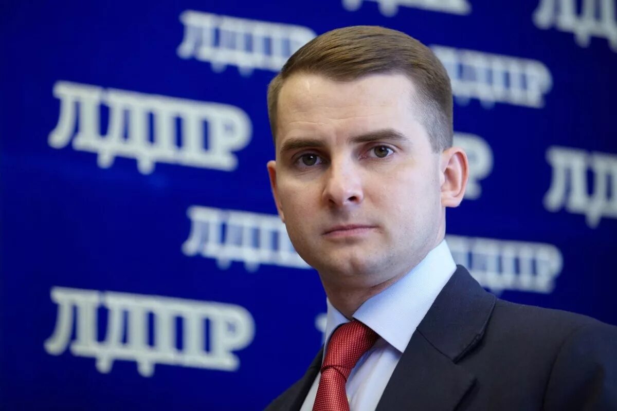 Депутаты лдпр. Ярослав евгеньевич нилов. ярослав нилов лдпр. ярослав нилов депутат. нилов ярослав евгеньевич лдпр.
