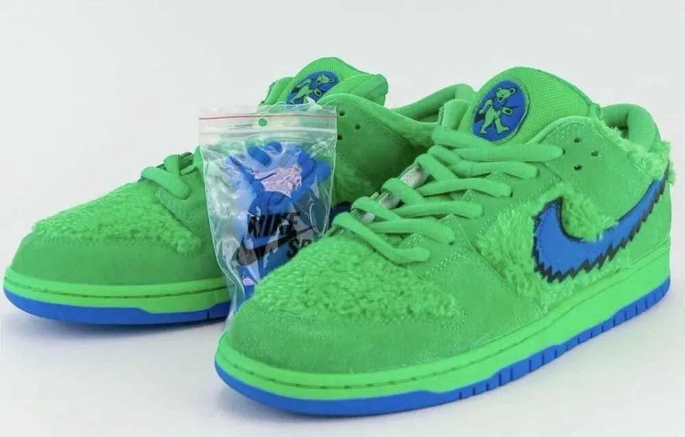 Nike Dunk SB Low Green 2020. Nike SB Dunk Low зеленые. Nike SB Dunk Low Green Bear. Nike SB Dunk grateful Dead Green.