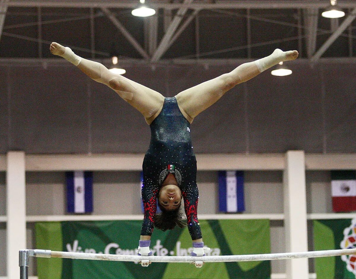 Гимнастка мексика. Алекса морено спортивная гимнастика. Толстые гимнастки на олимпиаде. Мексиканская гимнастика алекса морено. Алекса морено гимнастка фото.