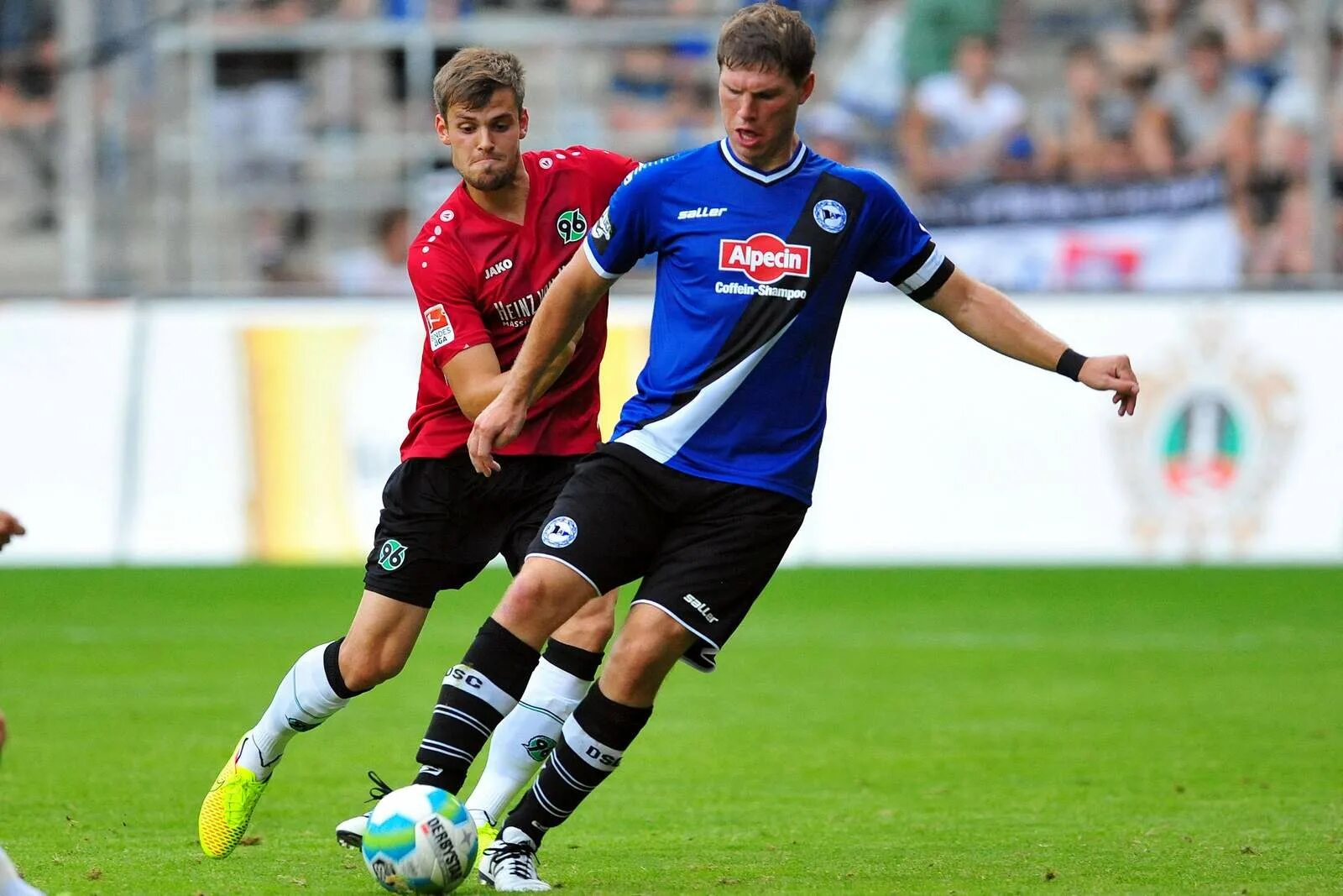 Арминия ганновер вфл ольденбург. Kickers emden эмблема фк. Арминия ганновер вфл ольденбург. Arminia bielefeld игроки. Арминия ганновер вфл ольденбург.