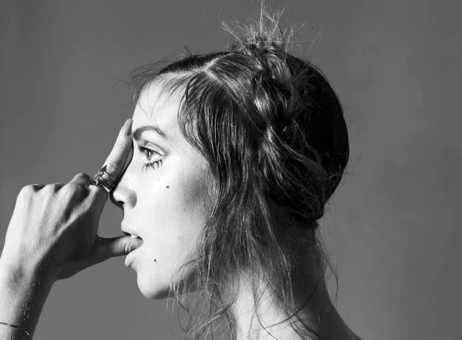 Little bit lykke перевод. Lykke li. lykke li gunshot. lykke li слив. lykke li курит.