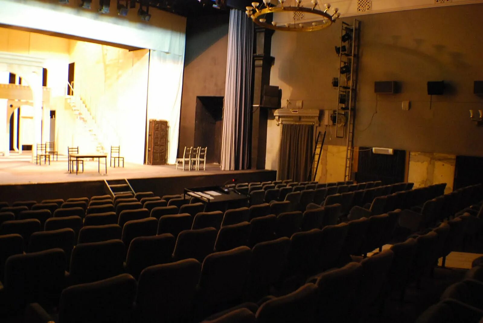 Драмтеатр зал екатеринбург. Театр драмы схема зала екатеринбург. Пензенский драмтеатр зал. Драмтеатр зал екатеринбург. Театр драмы екатеринбург большой зал.