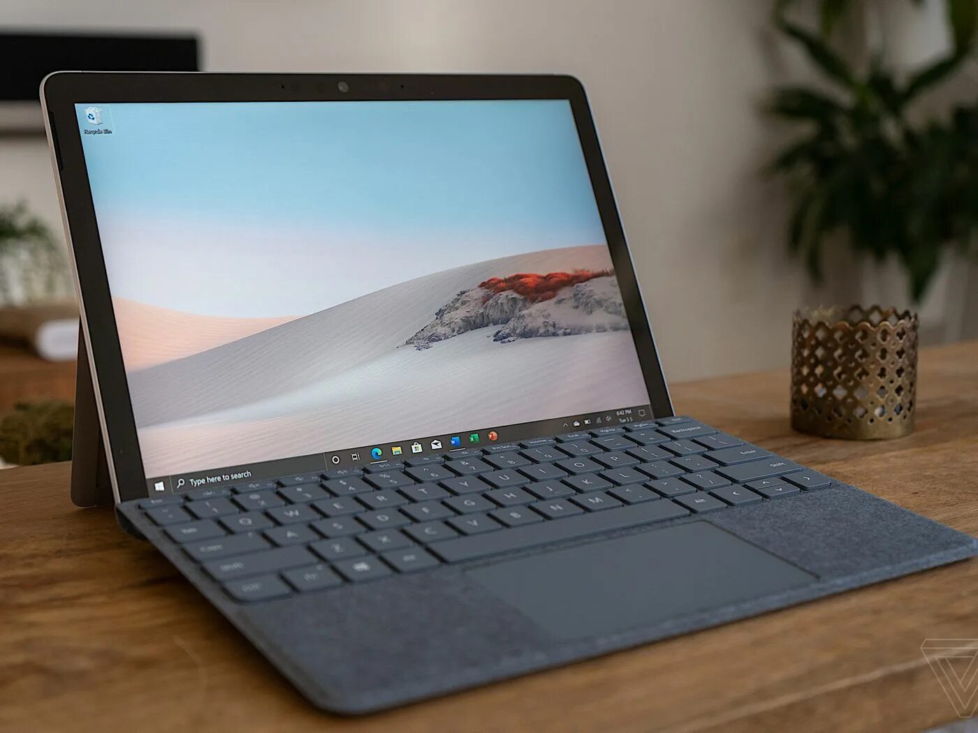 Small surface. Microsoft surface laptop go. Плита поверочная 600х400мм гранитная. Macbook air m1 vs microsoft surface laptop. Surface go 3.