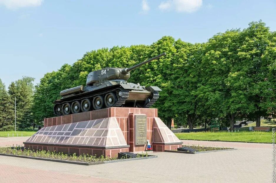 Мемориал победы курск. Мемориальный комплекс курская дуга курск. Памятник танкистам в курске. Мемориал курская дуга в курске. Мемориальный комплекс курская дуга курск.