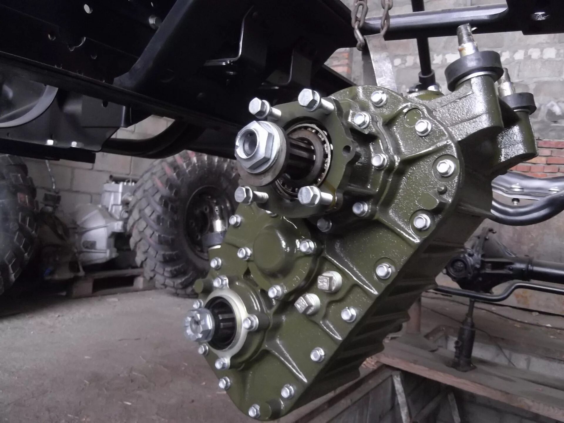 Раздаточная коробка зил 157. Промежуточный вал раздатки зил 157. Раздатка от зил 157. Раздаточная коробка зил 157. Раздаточная коробка зил 157.