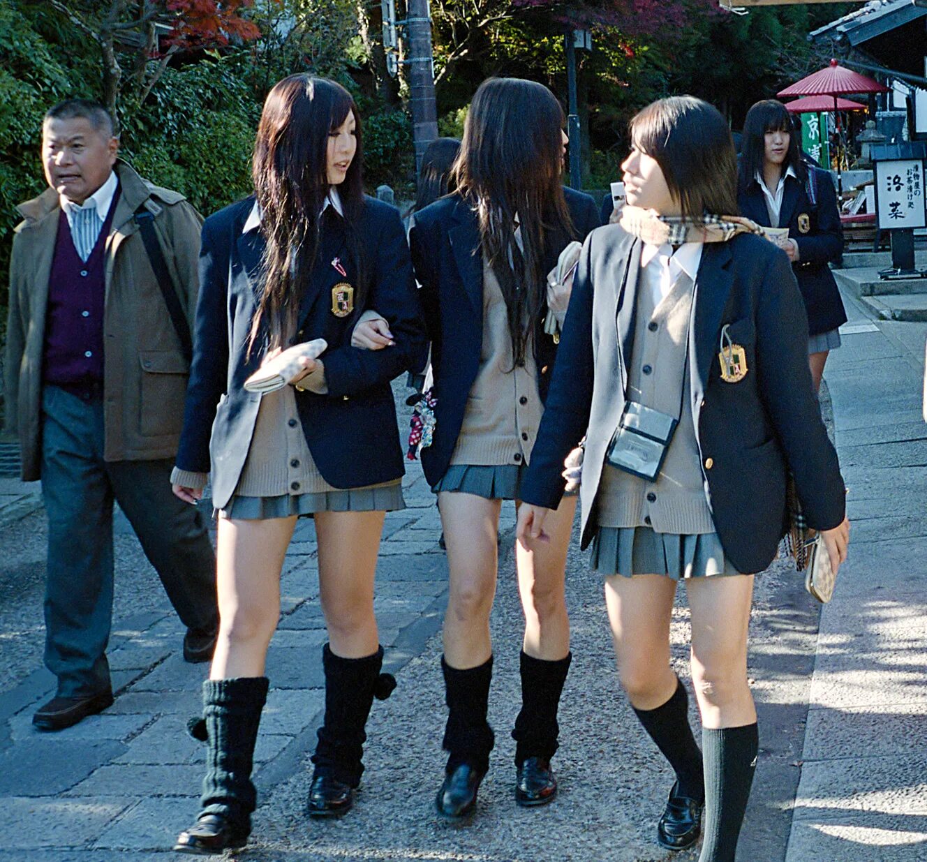 Real school. Эндзе Косай. Японские школьники. Школьная форма в Японии. Школьная форма в Японии реальная.