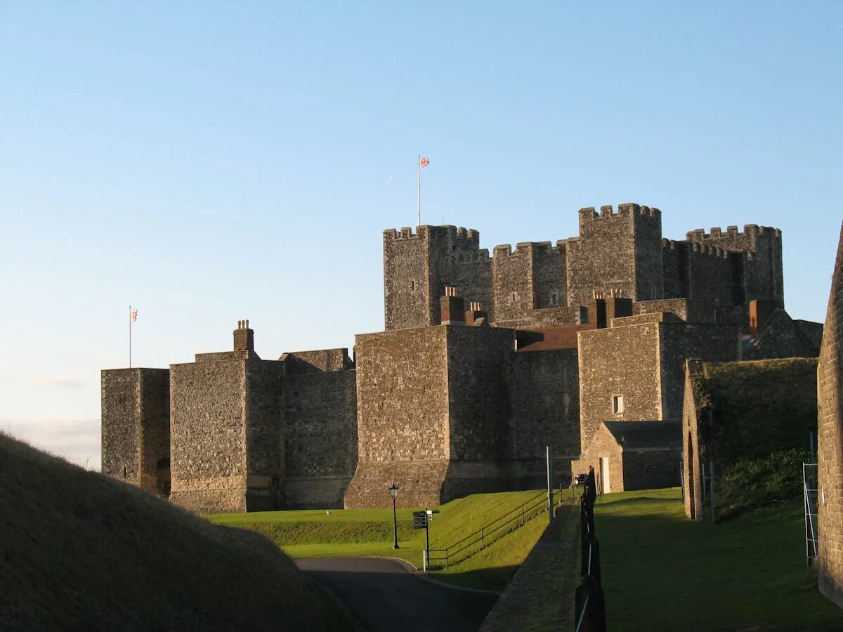 Самую мощную стенку имеет. Самую мощную стенку имеет. Стенки сердца. Пк r1 razer edition. Толщина стенок сердца.