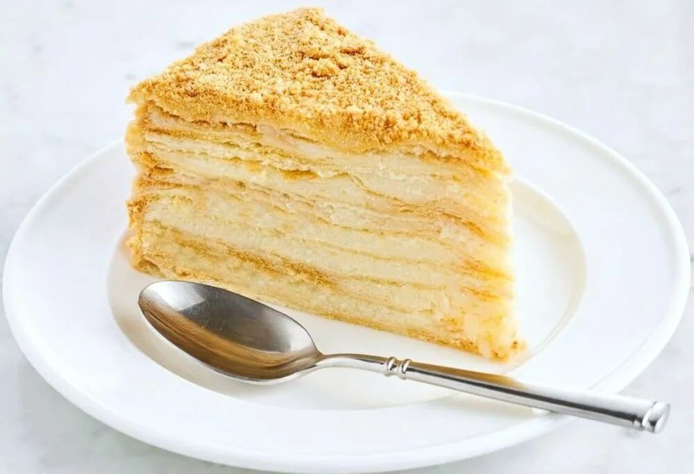 Торт наполеон легко и быстро. Наполеон Бонапарт торт. Классический слоеный Наполеон. Мирабель Наполеон. Французский Наполеон торт.