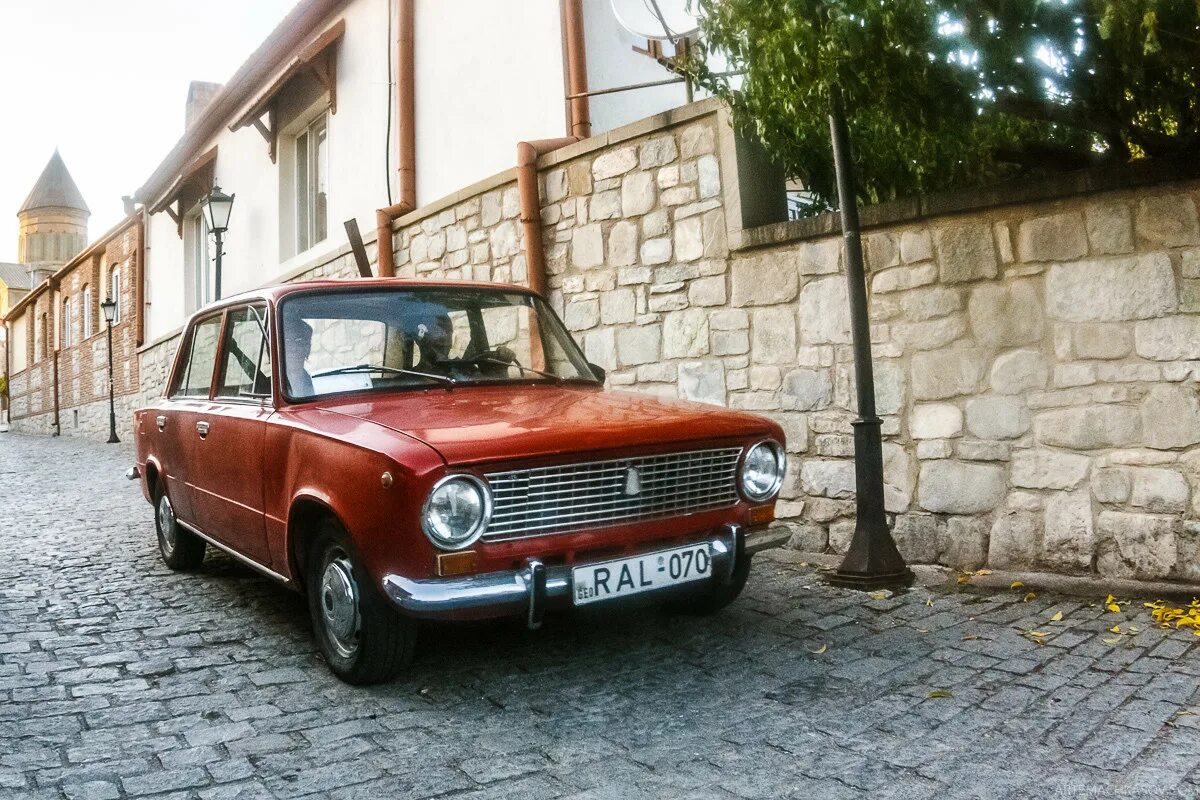 Б у машина грузия. Грузинский автомобиль. Автомобили в Грузии. Тбилиси машины. Грузинские машины в Грузии.