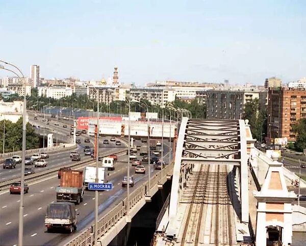 Москва сити под мостом. Дорогомиловский мост мцк. Мост ттк москва сити. Андреевский мост ттк. Москва сити дорогомиловский мост.
