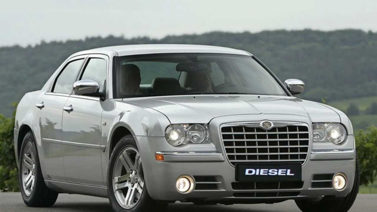 Крайслер дизель купить. Chrysler 300c 2006. Крайслер 300с 2006. Chrysler 300c 2000. Chrysler 300 2006.