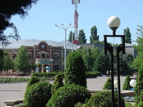 Население изобильного ставропольского. Изобильный ставропольский край. изобильный парк. парк города изобильного. парк победы изобильный.