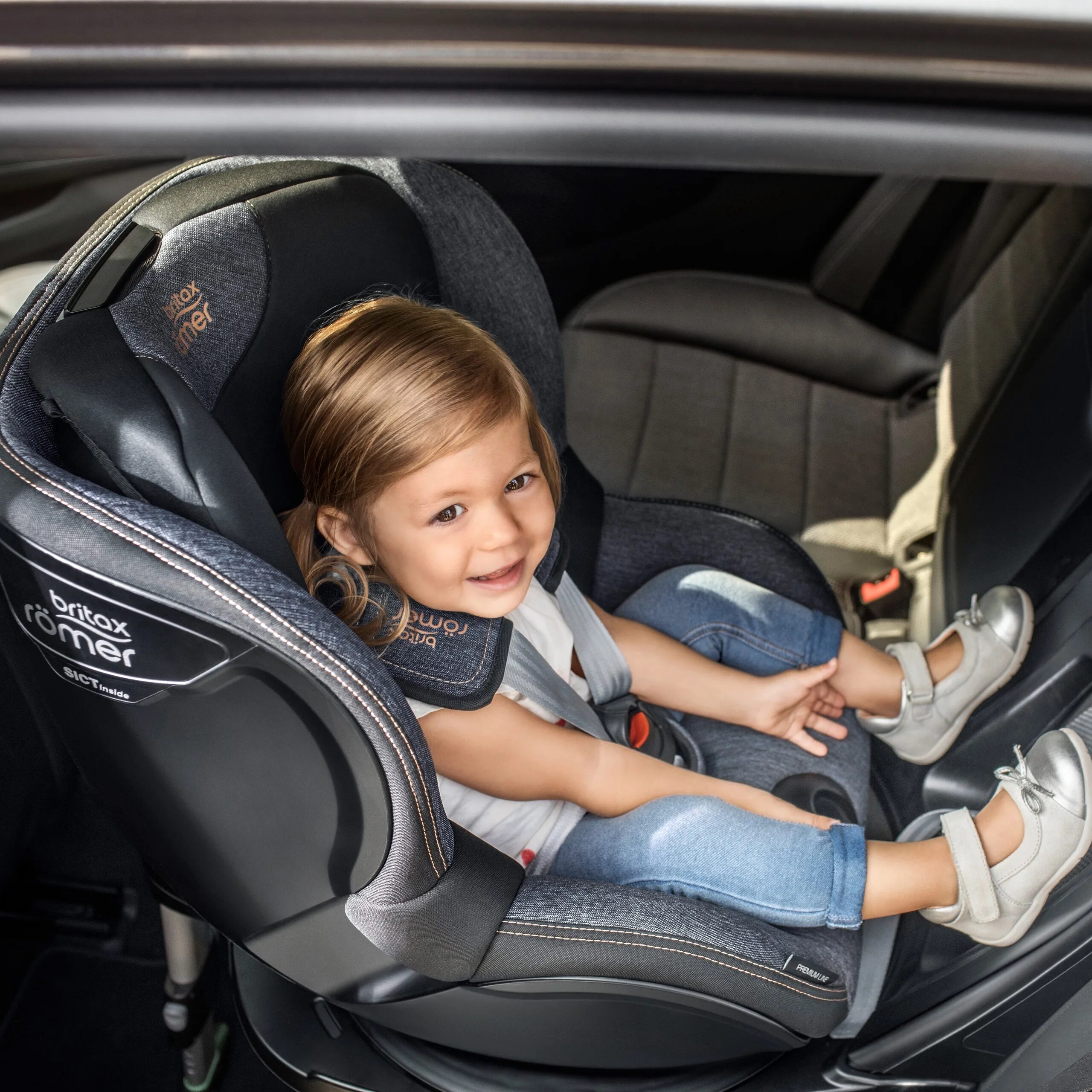 Britax Römer Dualfix i-Size. Britax Romer Dualfix i-Size. Автокресло Britax Romer группа 1. Britax Romer 4 в 1. 10 лет на переднем сиденье