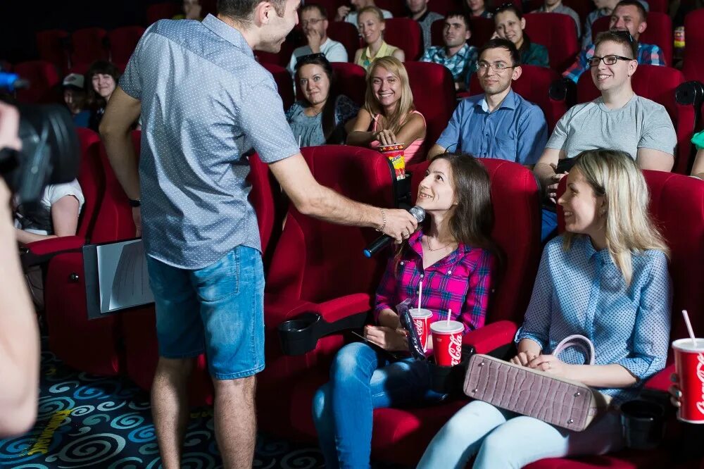 Киномакс завтра. События праздники. Какие сегодня проходят. Спб праздник города концерт на дворцовой пл. Вк фест 2021 участники.