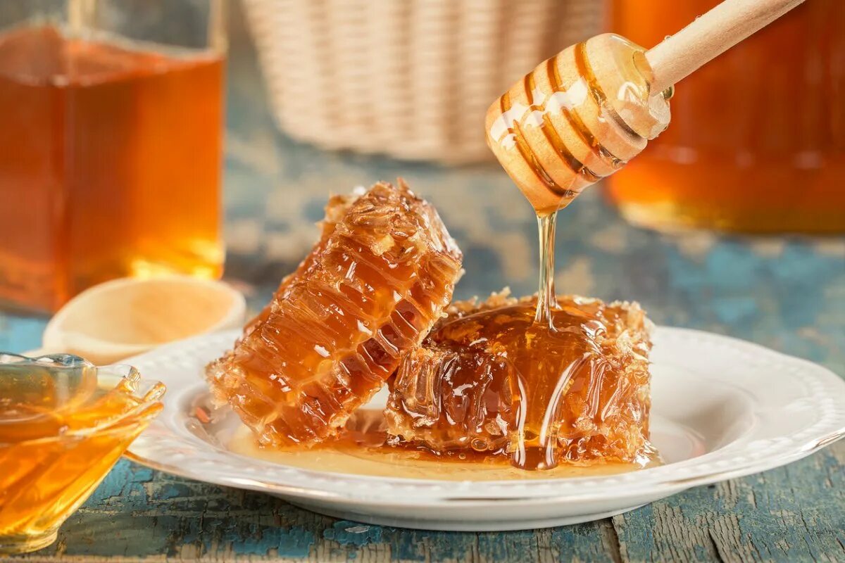 Honey фото. Мед. Мёд в сотах. Сладости с медом. Красивый мед.