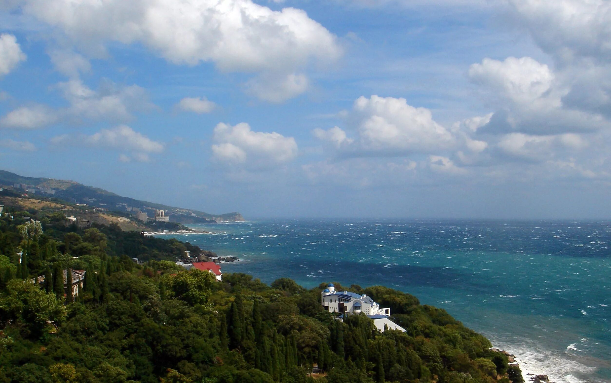 Южный берег Крыма Алупка. Крым Алупка море. Черное море Алупка. ЮБК Алупка.