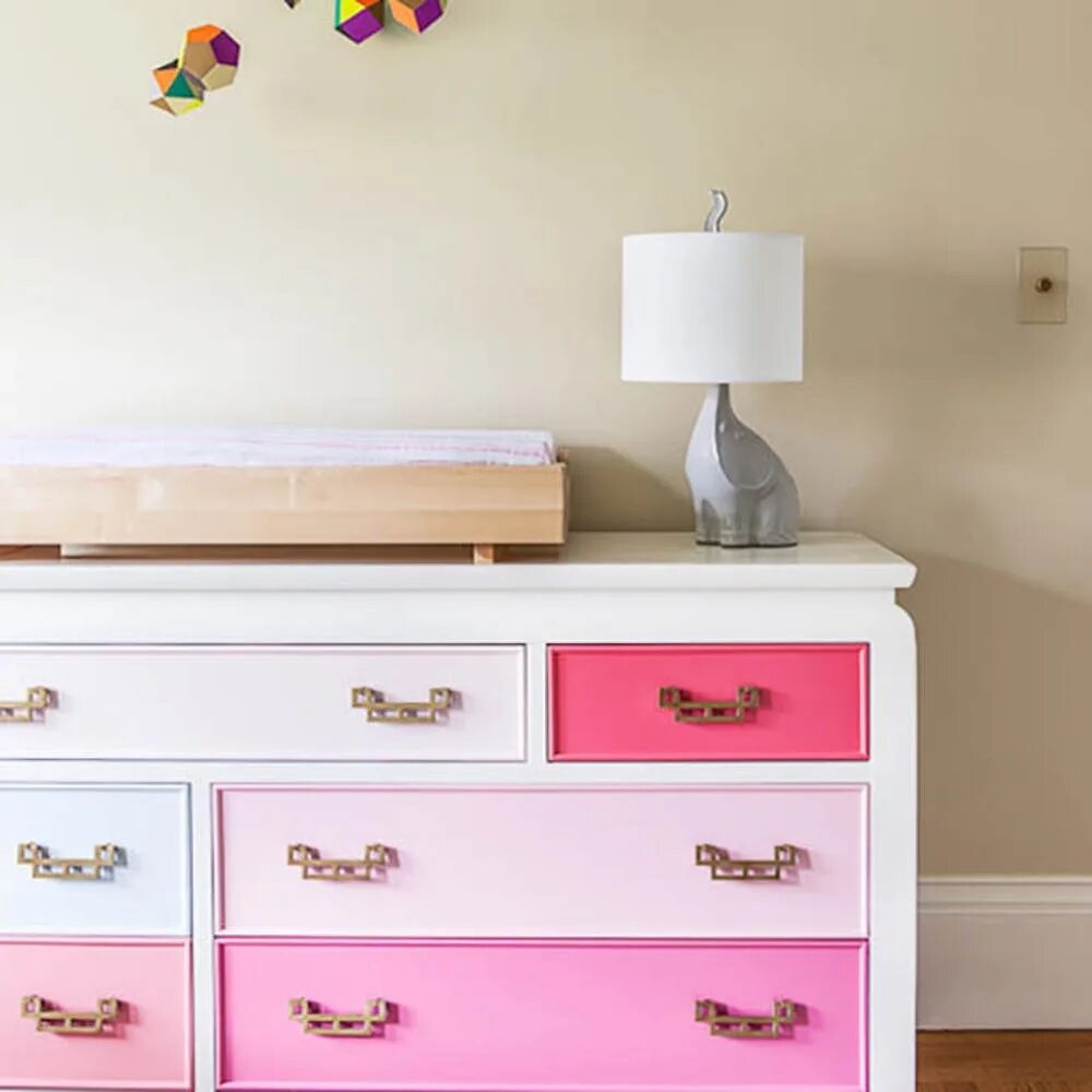 Тумба для детской комнаты. Необычный комод для детской. Комод для детской комнаты. Комод для детской комнаты. Комод с пеленальным столиком для новорожденных.