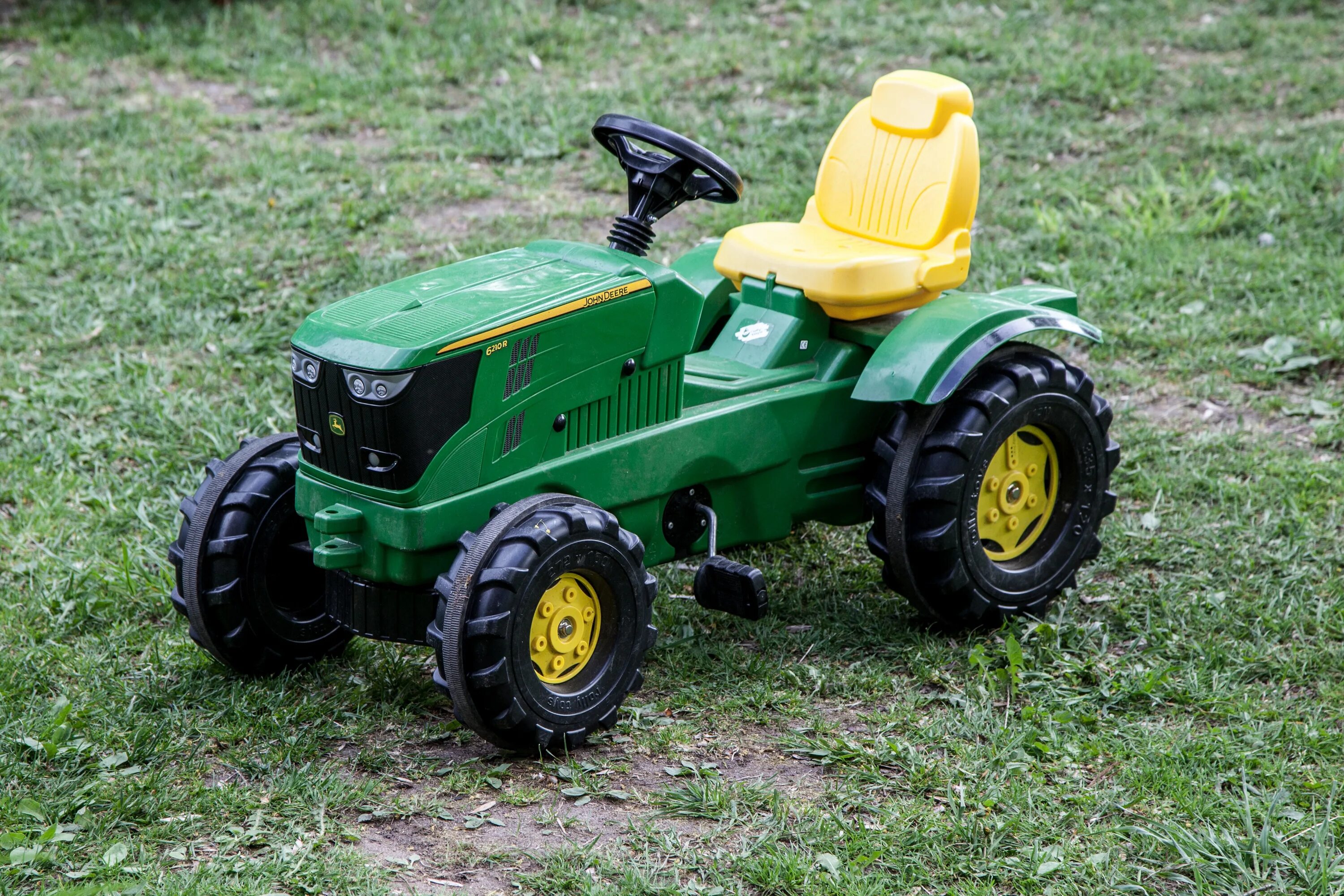 Детский трактор. John Deere Traktor Oyuncak. Зеленый трактор. Маленький зеленый трактор. Зеленый трактор детский.