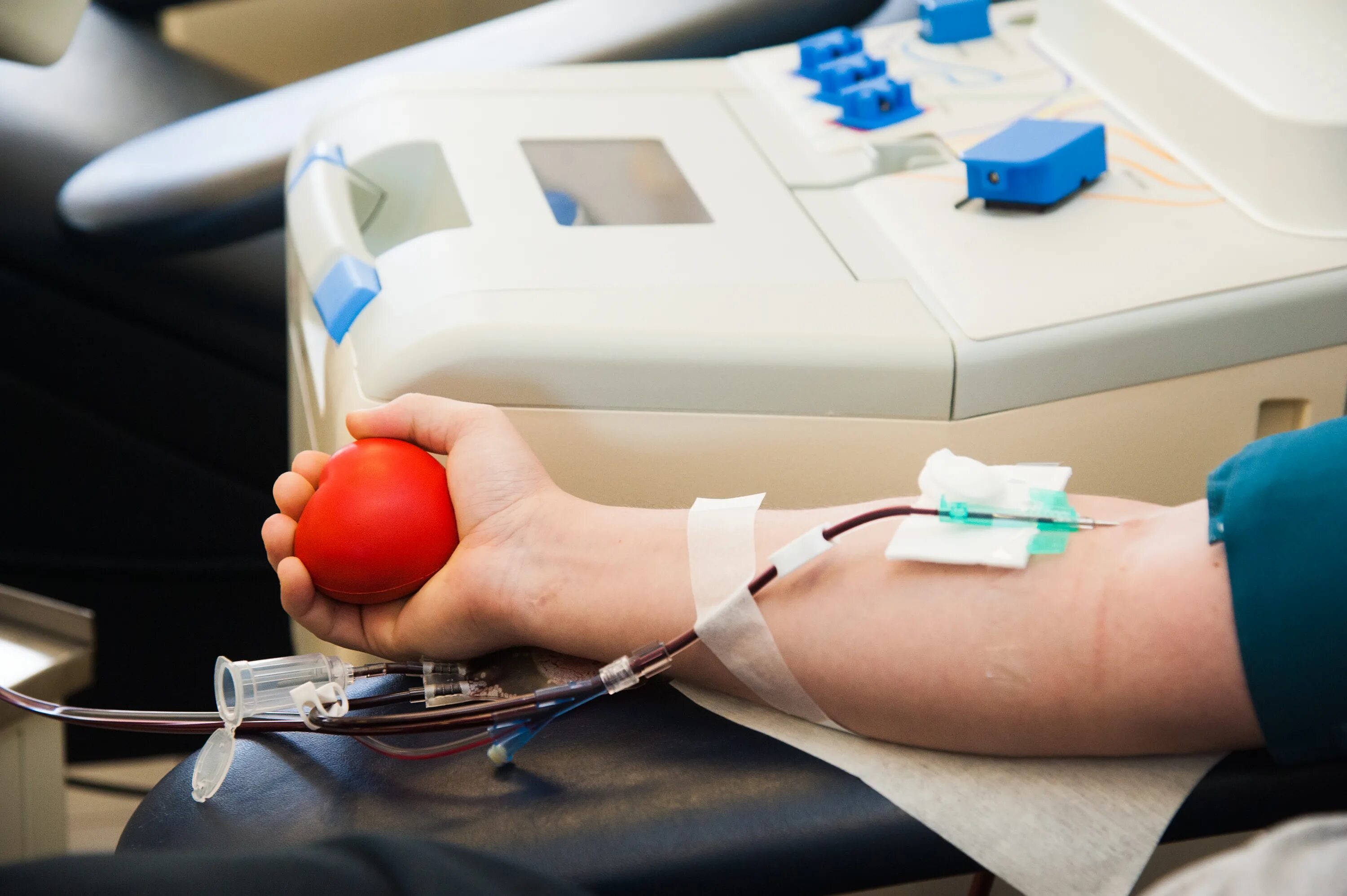 Донорство крови. Первое переливание крови.