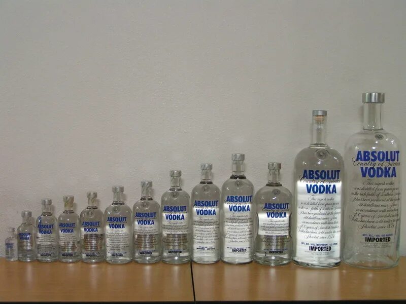 Литр абсолюта. Водка абсолют 1,5 литра. absolut vodka 1 литр. водка абсолют 2 литра. литровая бутылка водки абсолют.