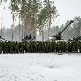 Подтягивают войска