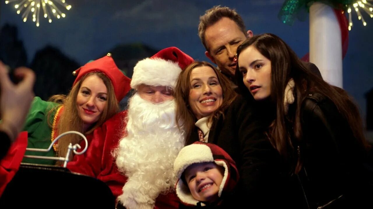 Идеальное рождество (2016) обложка. Christmas vs. Счастливое рождество. Рождественского эльфа в америке. Рождество против уолтерсов.