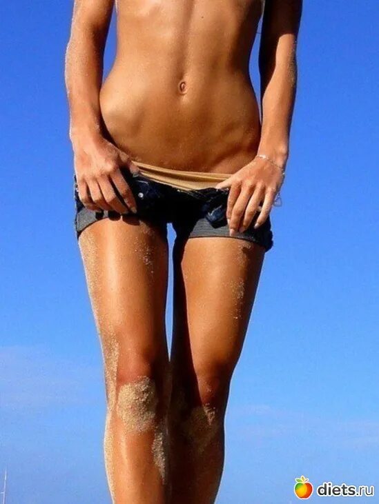 Стройные женские ноги. Стройные ноги. Стройные изящные ноги. Красивые женские ноги. Между ног девушки стройные.