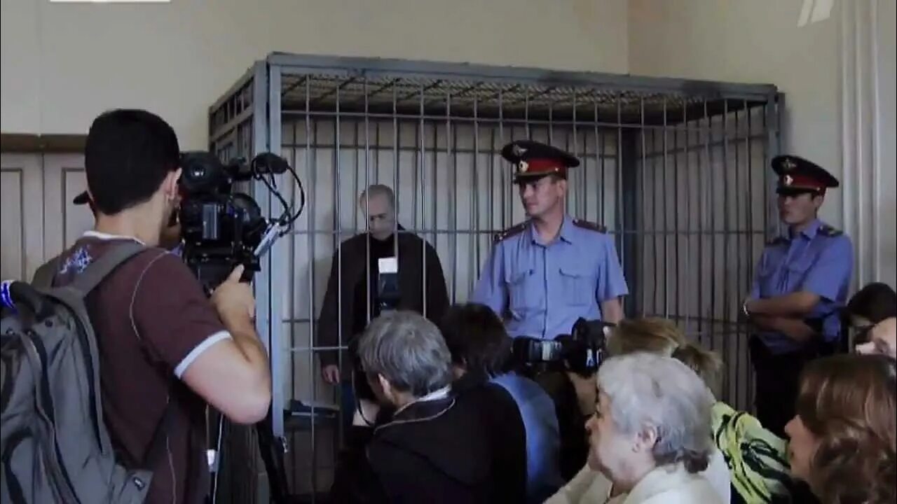 Суд над телефоном. Арест Путина. Путина в тюрьму.