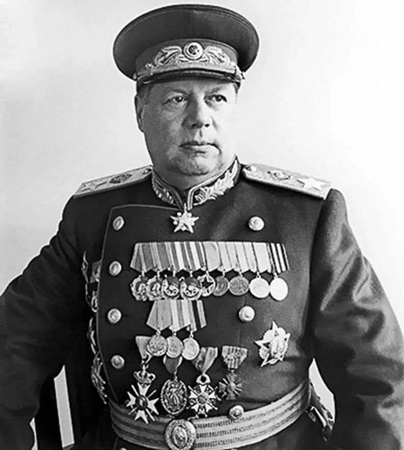 Командующий маршал советского союза. Фёдор иванович толбухин. толбухин федор иванович маршал советского союза. маршал толбухин фёдор иванович (1894-1949). маршалы победы толбухин.