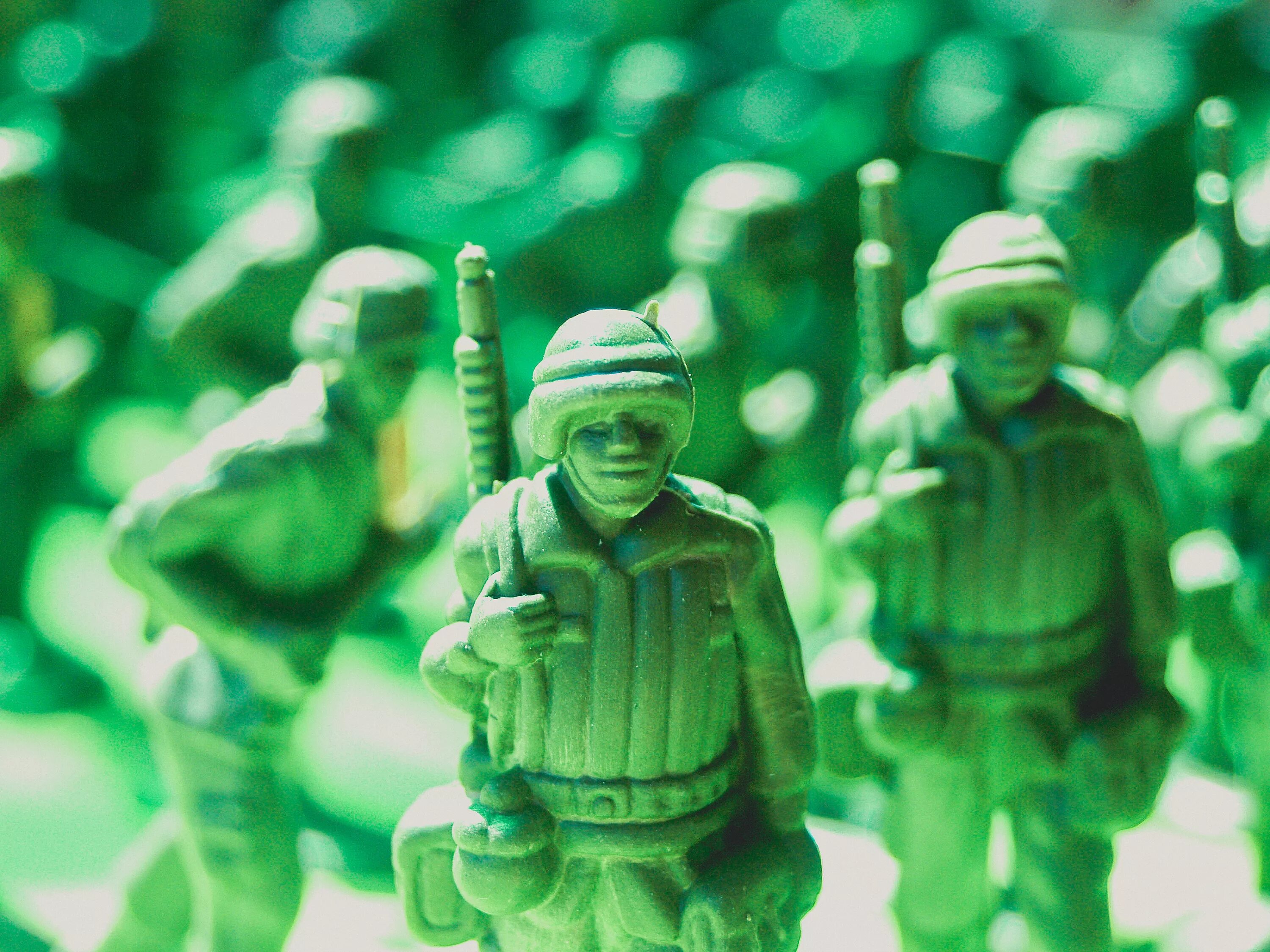 My toy soldier is very nice. Игрушка "солдатик". Зеленые солдатики. Игрушечные солдатики. Пластмассовые солдатики.