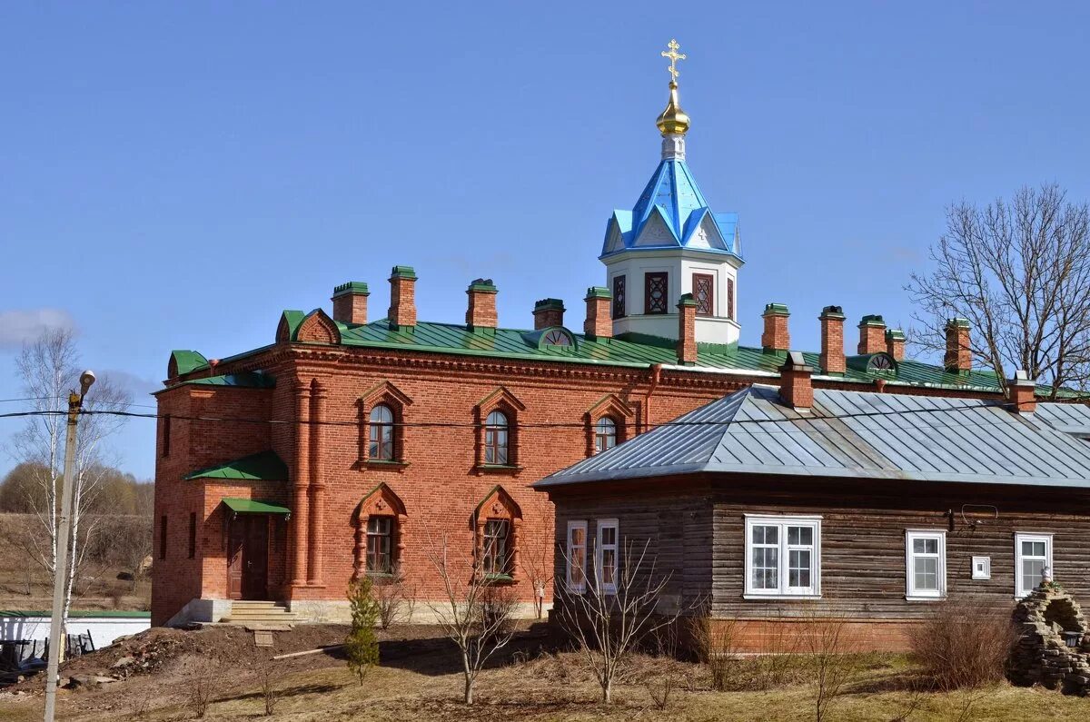 Староладожский свято-успенский монастырь. Успенский девичий монастырь старая ладога. Староладожский успенский монастырь. Староладожский девичий монастырь. Успенский девичий монастырь старая ладога.