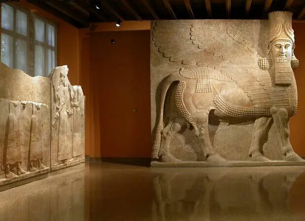 Музей бранли африканское искусство. Современное искусство инсталляции. Museum pieces. Статуя в музее. Музей эстетика.