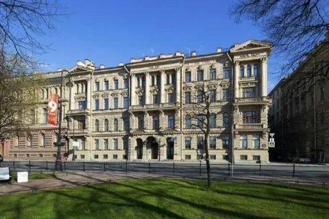 Адмиралтейская набережная 10