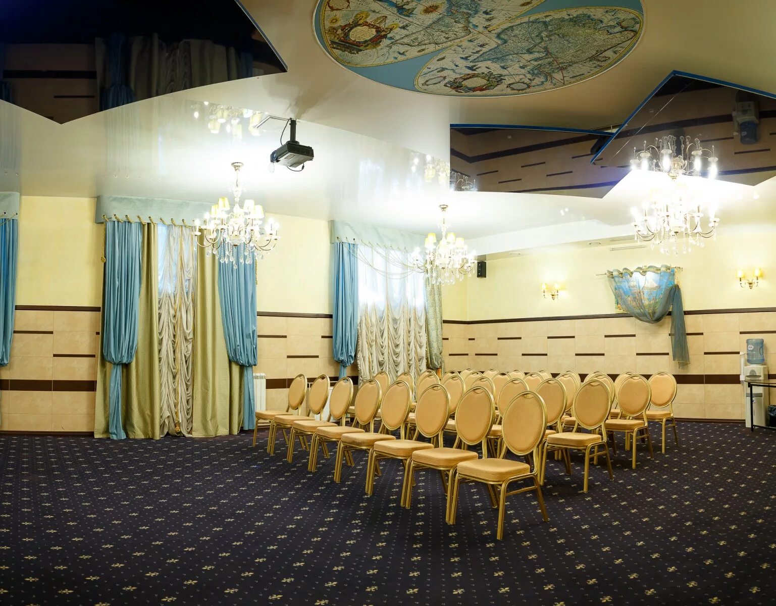 Лазурный зал. Ресторан империя москва. Дворец бракосочетания тюмень жемчужный зал. Дворец бракосочетания тюмень. Лазурный зал.