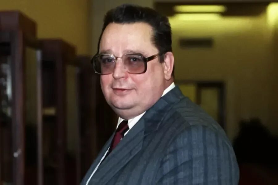 "Кто и зачем "кинул" всех советских людей на деньги в 1991 году" Повествователь 