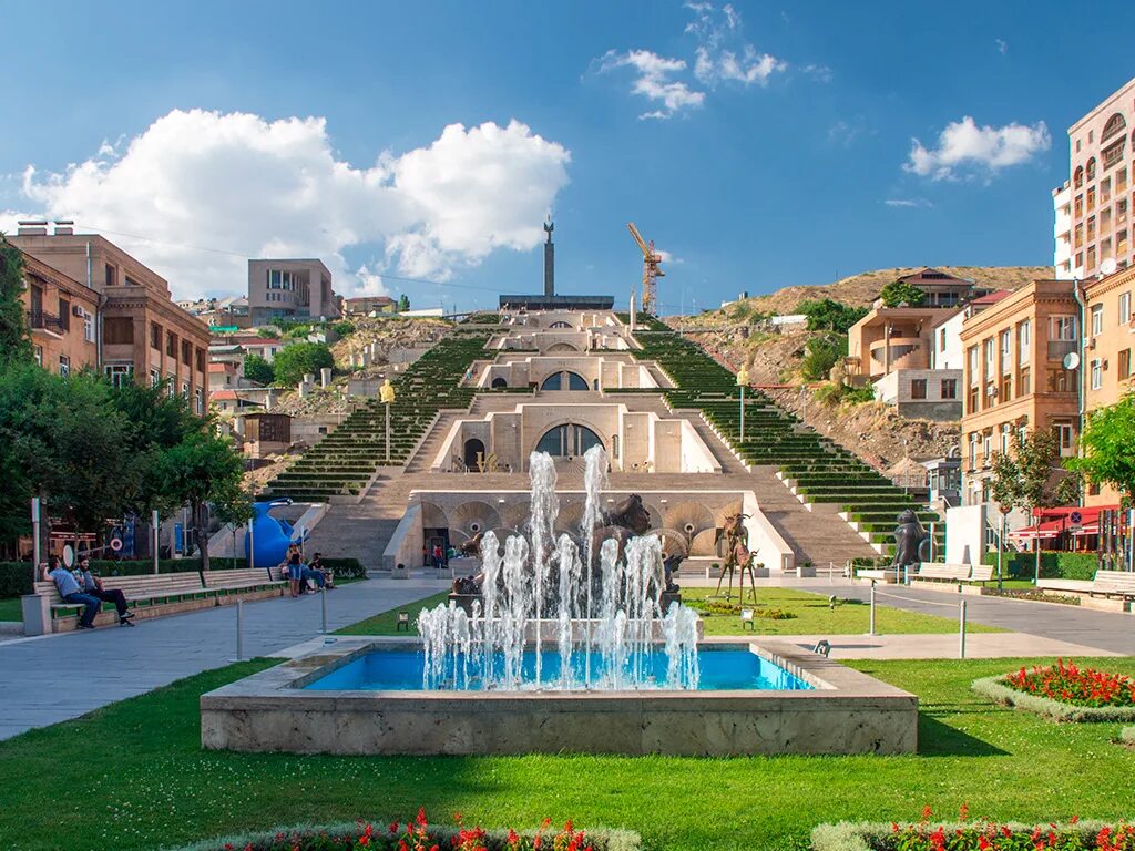 Армения большой каскад в ереване. Армения ступени каскад. Ступенек каскад ереван. Армения каскад лестница. Ереван лестница большой каскад.