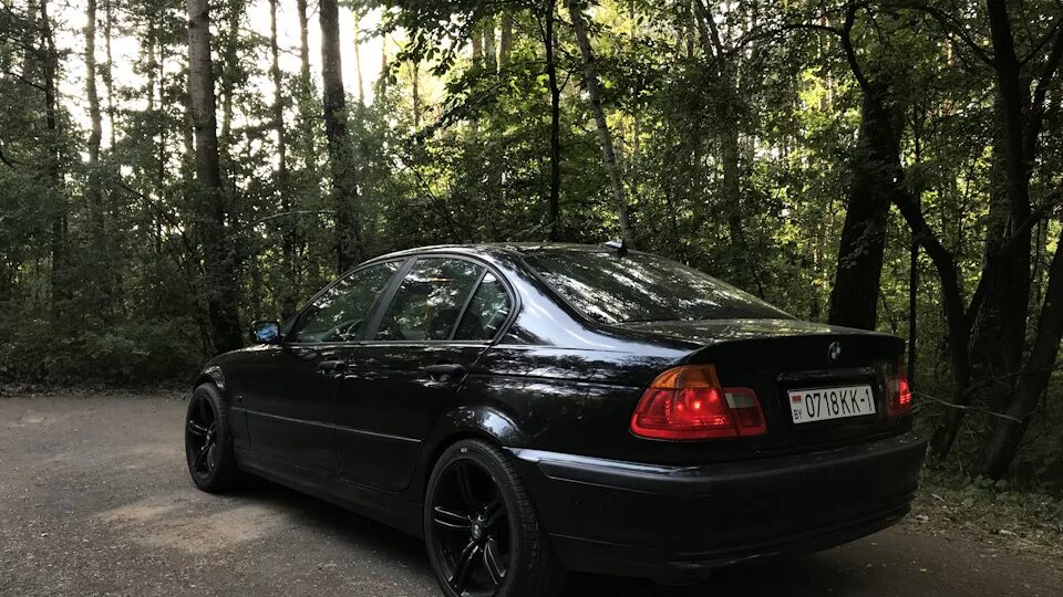Разбор е46. Бмв е46 черная седан дорестайлинг. bmw e46 купе shadow line. bmw e46 1.9. бмв 3 е46 черная.