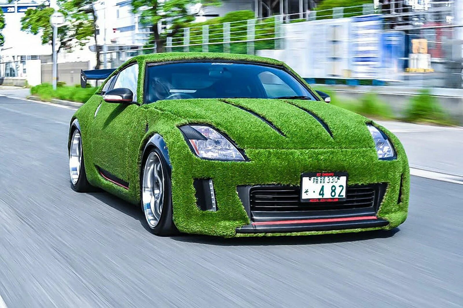 Nissan 350z зеленый. Nissan 350z Wrap. Nissan 350z Green Chrome. Nissan z350 лаймовый.