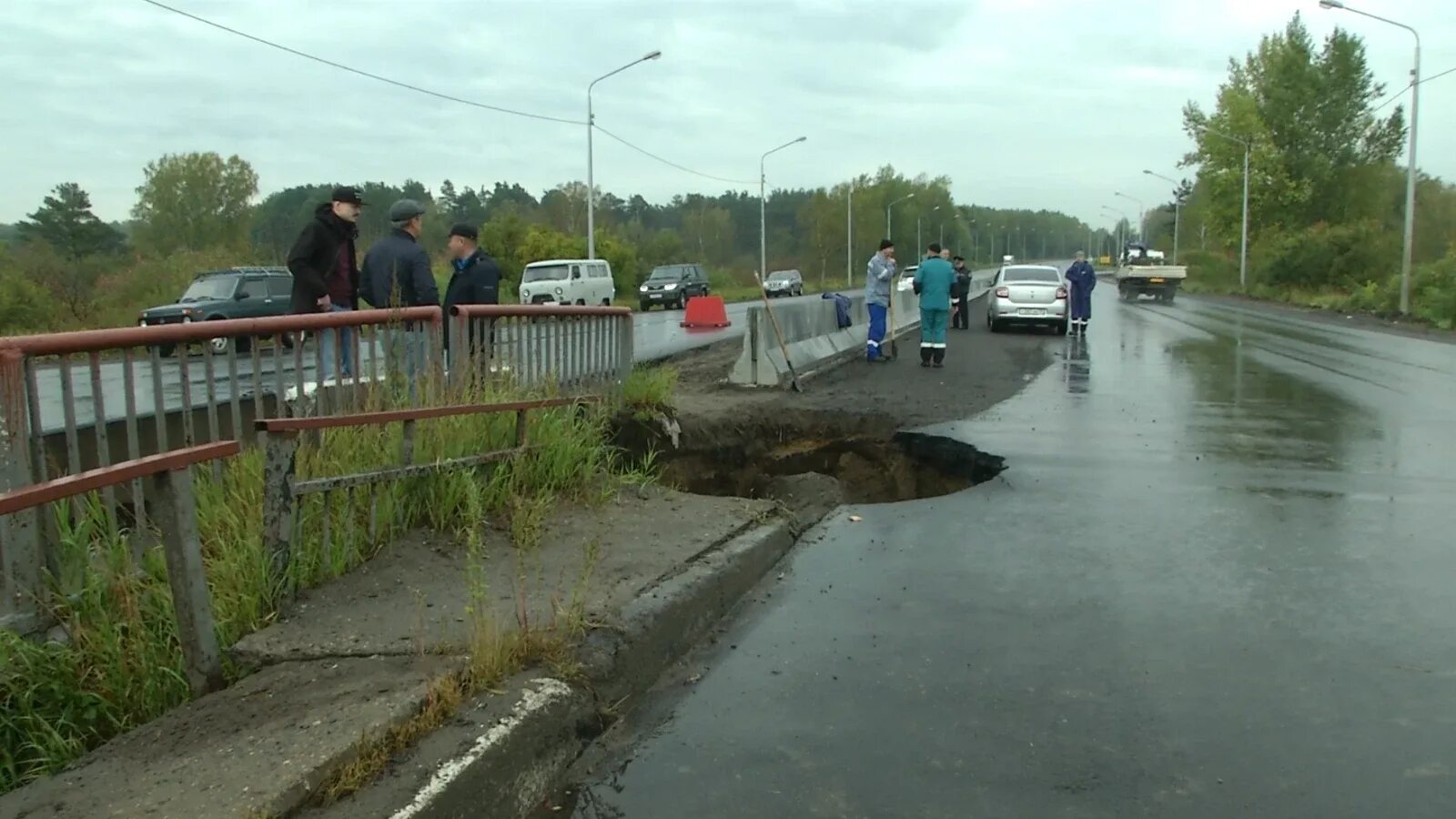 Размыло мост. Кузовлево Томск. Мост через реку. Кузовлевский мост Томск.